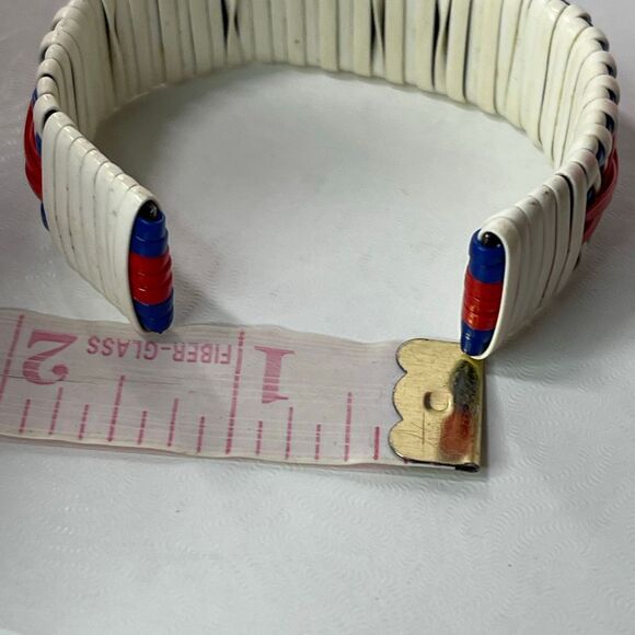 1940’s Make Do and mend Wire cuff bracelet - Picture 6 of 7